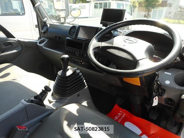 Hino DUTRO 2015-03 8524533-13