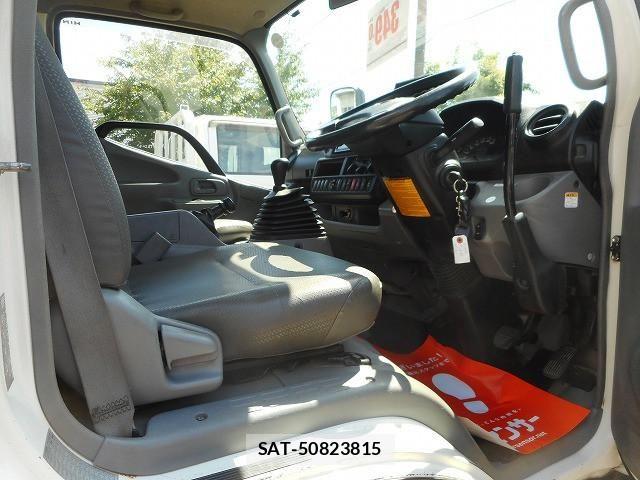 Hino DUTRO 2015-03 8524533-14
