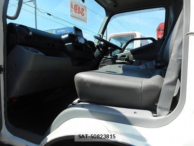 Hino DUTRO 2015-03 8524533-17