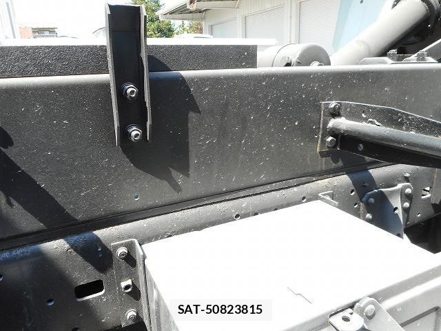 Hino DUTRO 2015-03 8524533-26