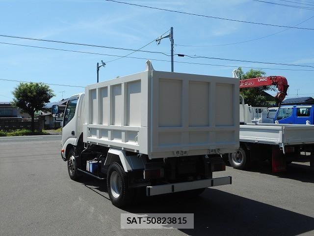 Hino DUTRO 2015-03 8524533-7
