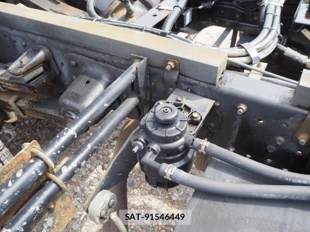 Hino DUTRO 2017-06 8524485-18