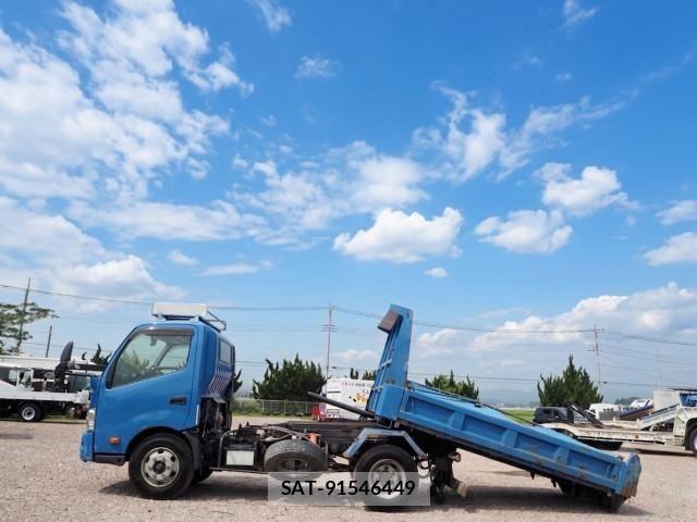 Hino DUTRO 2017-06 8524485-1