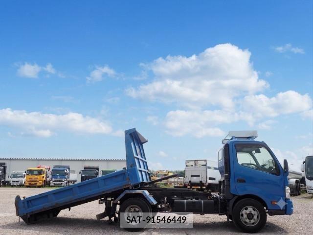 Hino DUTRO 2017-06 8524485-5