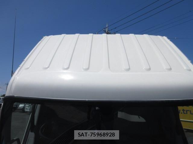Hino DUTRO 2016-01 8524468-14