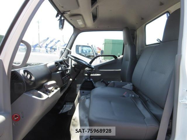 Hino DUTRO 2016-01 8524468-23
