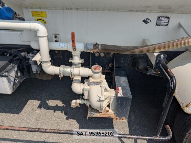 Hino DUTRO 2021-04 8524470-10