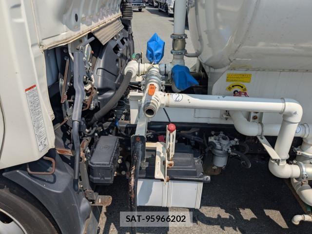 Hino DUTRO 2021-04 8524470-11
