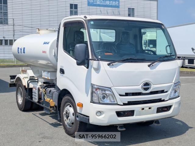 Hino DUTRO 2021-04 8524470-1