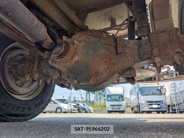 Hino DUTRO 2021-04 8524470-19