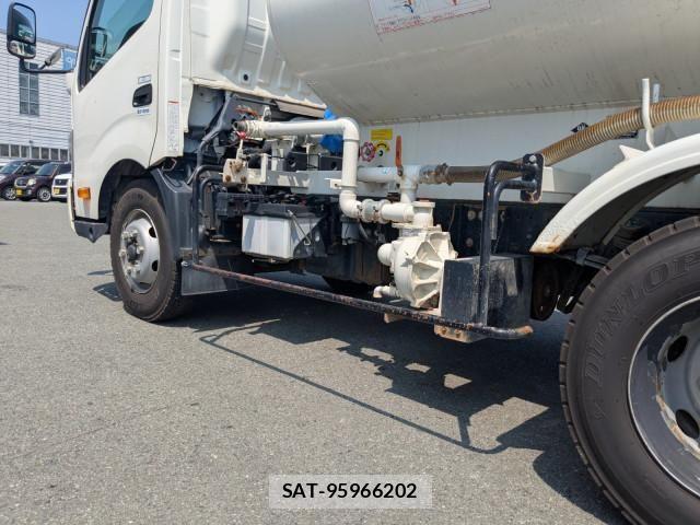 Hino DUTRO 2021-04 8524470-20