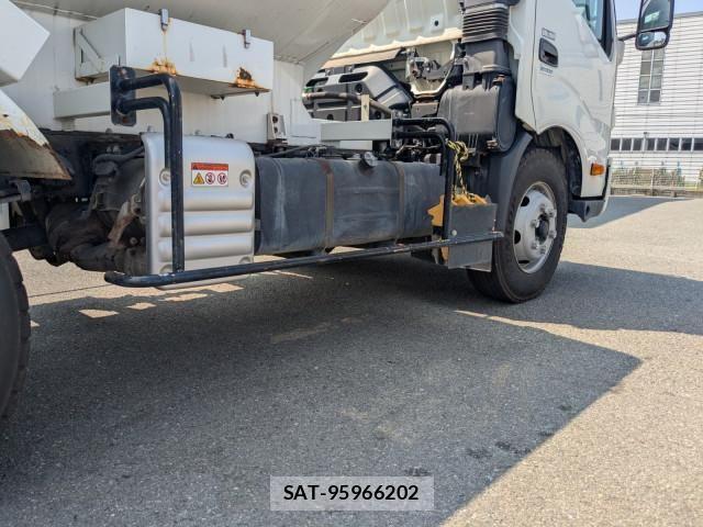 Hino DUTRO 2021-04 8524470-22