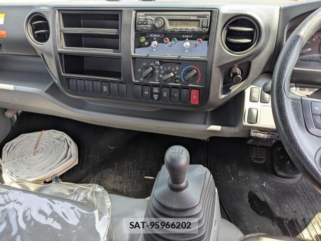Hino DUTRO 2021-04 8524470-25
