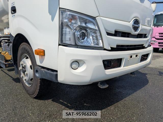 Hino DUTRO 2021-04 8524470-27