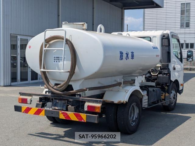 Hino DUTRO 2021-04 8524470-3