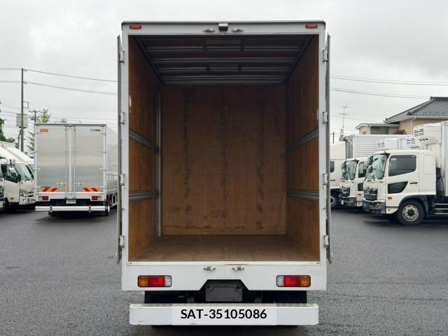 Hino DUTRO 2020-09 8524482-11