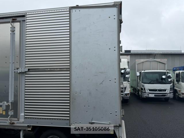 Hino DUTRO 2020-09 8524482-13