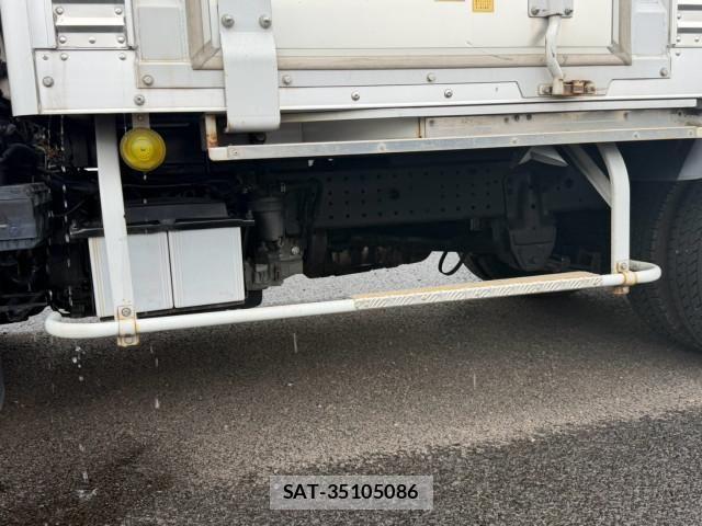 Hino DUTRO 2020-09 8524482-17