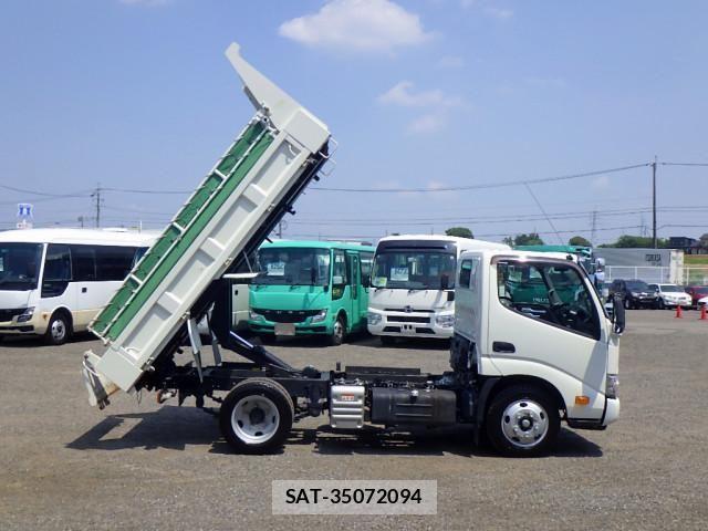 Hino DUTRO 2024-03 8524484-17