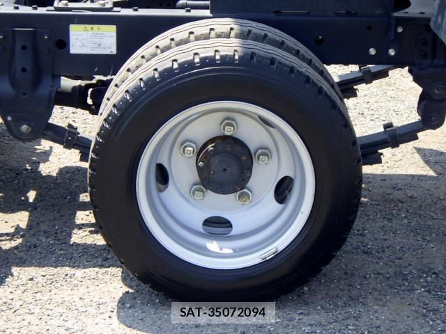 Hino DUTRO 2024-03 8524484-25