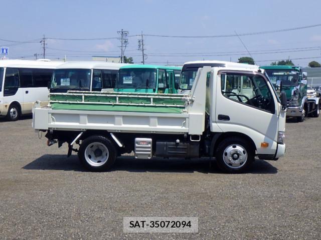 Hino DUTRO 2024-03 8524484-3