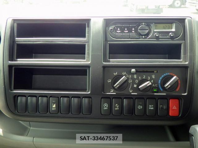 Hino DUTRO 2017-12 8524537-11