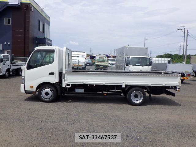 Hino DUTRO 2017-12 8524537-3