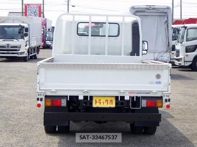 Hino DUTRO 2017-12 8524537-5