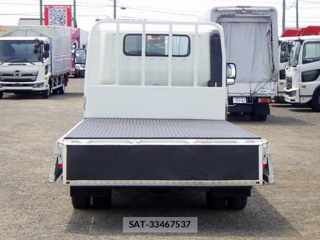 Hino DUTRO 2017-12 8524537-6