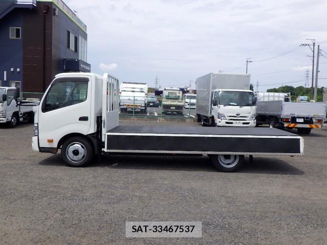 Hino DUTRO 2017-12 8524537-7