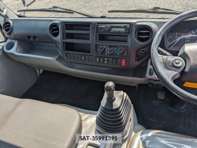 Hino DUTRO 2019-09 8524528-23