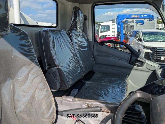 Hino DUTRO 2021-04 8524471-21