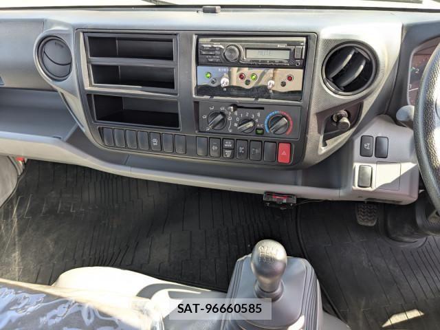 Hino DUTRO 2021-04 8524471-22