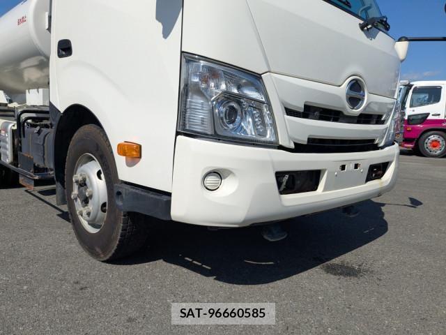 Hino DUTRO 2021-04 8524471-24