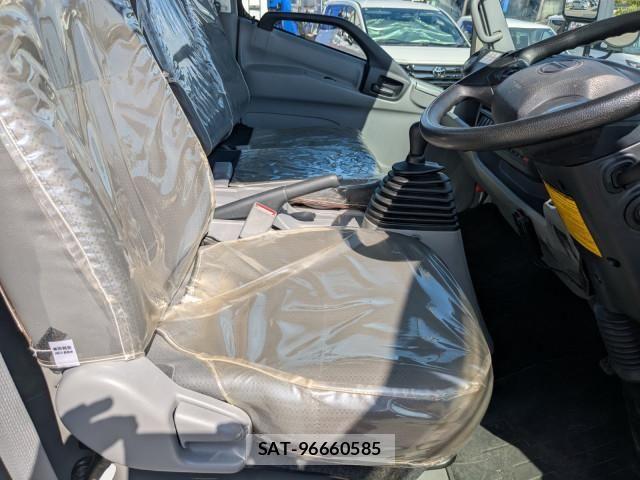 Hino DUTRO 2021-04 8524471-26