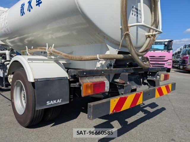 Hino DUTRO 2021-04 8524471-4