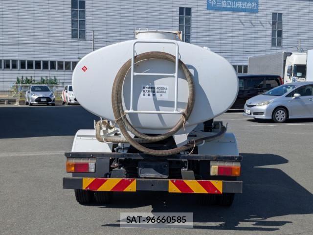 Hino DUTRO 2021-04 8524471-6