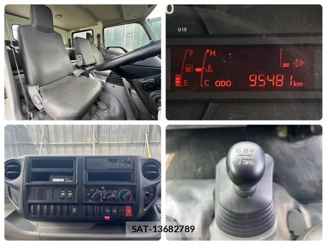 Hino DUTRO 2011-12 8524553-15