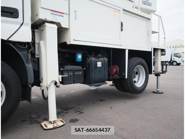Hino DUTRO 2017-12 8524536-17