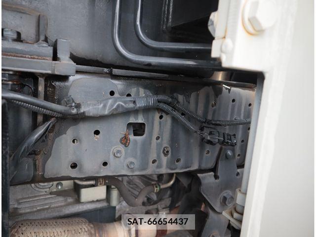 Hino DUTRO 2017-12 8524536-19