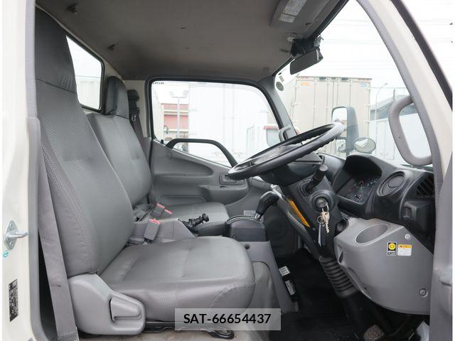 Hino DUTRO 2017-12 8524536-22
