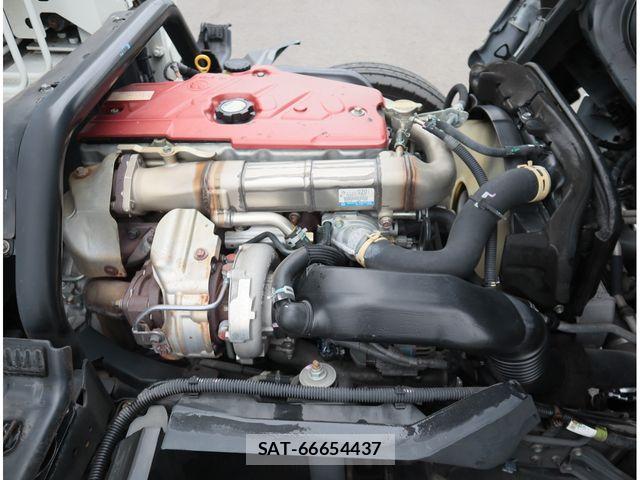 Hino DUTRO 2017-12 8524536-28