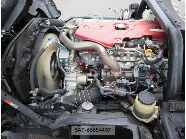 Hino DUTRO 2017-12 8524536-29