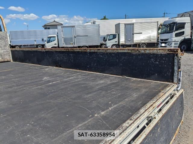 Hino DUTRO 2019-09 8524517-13