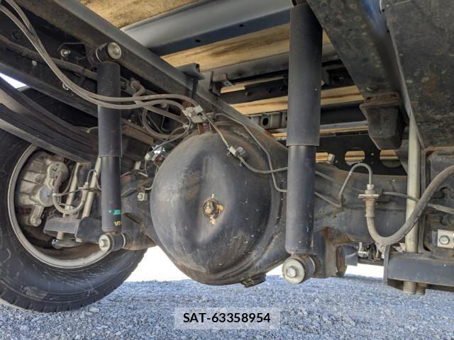 Hino DUTRO 2019-09 8524517-25