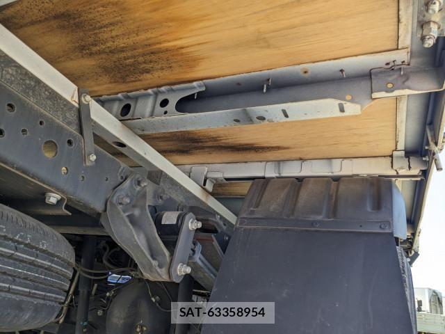 Hino DUTRO 2019-09 8524517-26