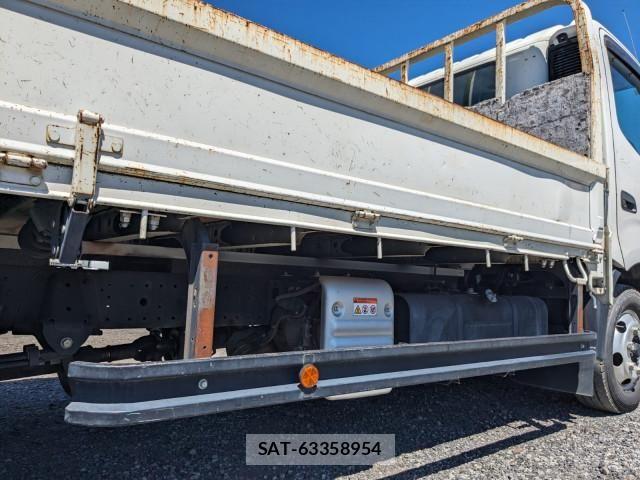 Hino DUTRO 2019-09 8524517-27