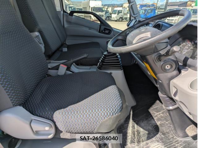 Hino DUTRO 2024-08 8524463-19