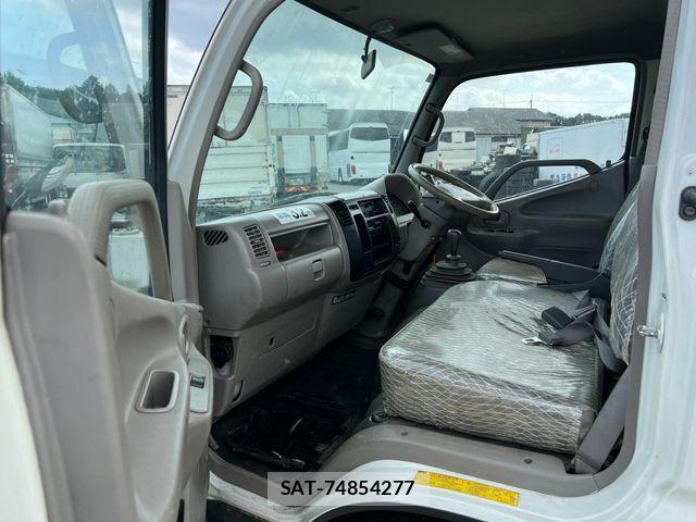 Hino DUTRO 2005-03 8524576-11