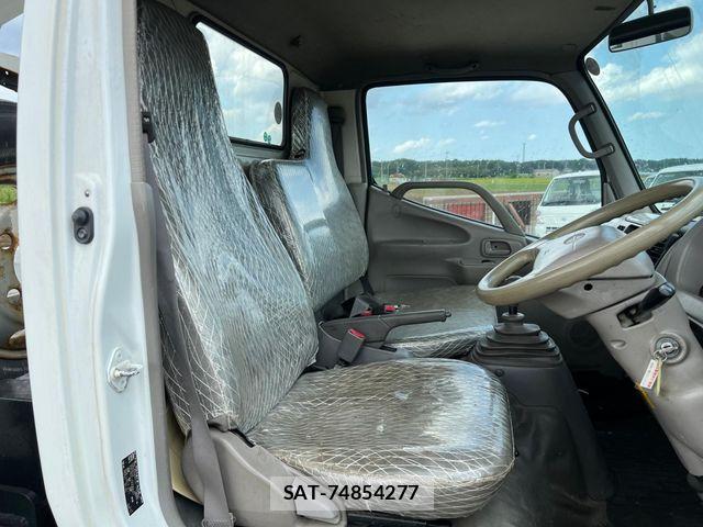 Hino DUTRO 2005-03 8524576-13